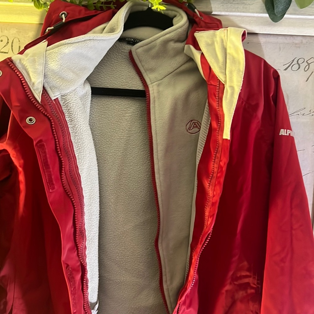 Alpine Pro jacket - Picture 8 of 15
